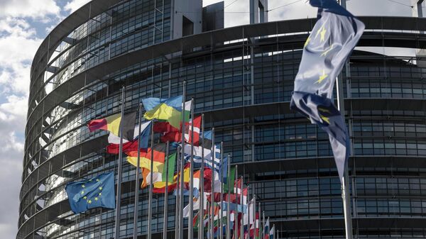 As bandeiras da União Europeia (UE) e de países-membros do bloco, em Estrasburgo, no leste da França, em 9 de setembro de 2022 (foto de arquivo) - Sputnik Brasil