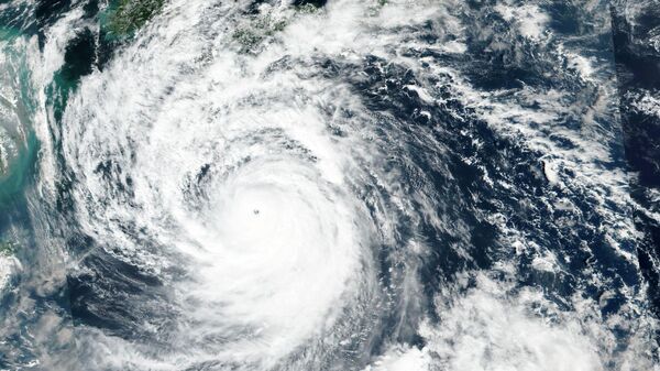 Imagem de satélite divulgada pela NASA mostra tufão se aproximando do sudoeste do Japão, em 17 de setembro de 2022 (foto de arquivo) - Sputnik Brasil