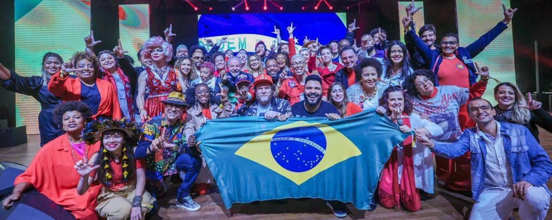 Lula com artistas durante comício na reta final da campanha eleitoral. São Paulo, 26 de setembro de 2022. - Sputnik Brasil, 1920, 26.09.2022