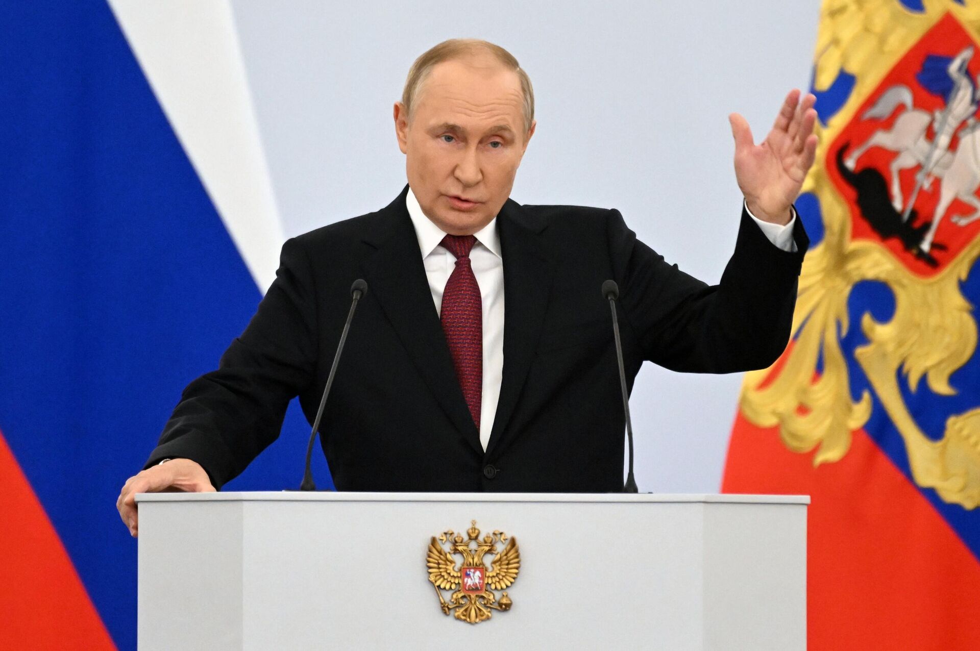 Vladimir Putin, presidente russo, discursa durante cerimônia de assinatura do acordo de integração à Rússia, após referendos favoráveis da República Popular de Donetsk (RPD), da República Popular de Lugansk (RPL) e das regiões de Kherson e de Zaporozhie, no Salão de São Jorge do Grande Palácio do Kremlin, em Moscou, na Rússia, em 30 de setembro de 2022 - Sputnik Brasil, 1920, 12.10.2022