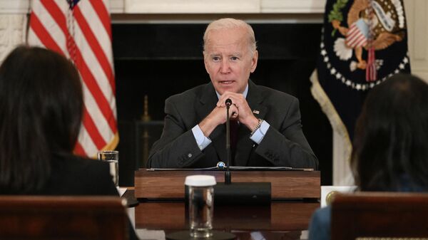 O presidente dos EUA, Joe Biden, fala na segunda reunião da Força-Tarefa sobre Acesso à Saúde Reprodutiva na Sala de Jantar do Estado da Casa Branca em Washington, DC, 4 de outubro de 2022 - Sputnik Brasil