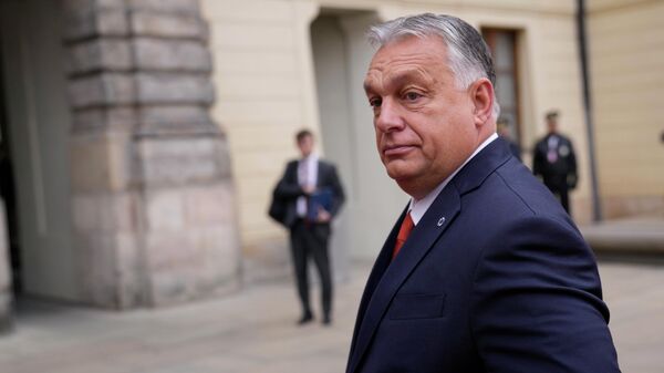 Viktor Orbán, primeiro-ministro da Hungria, chega à cúpula da União Europeia no Castelo de Praga, na República Tcheca, em 7 de outubro de 2022 (foto de arquivo) - Sputnik Brasil