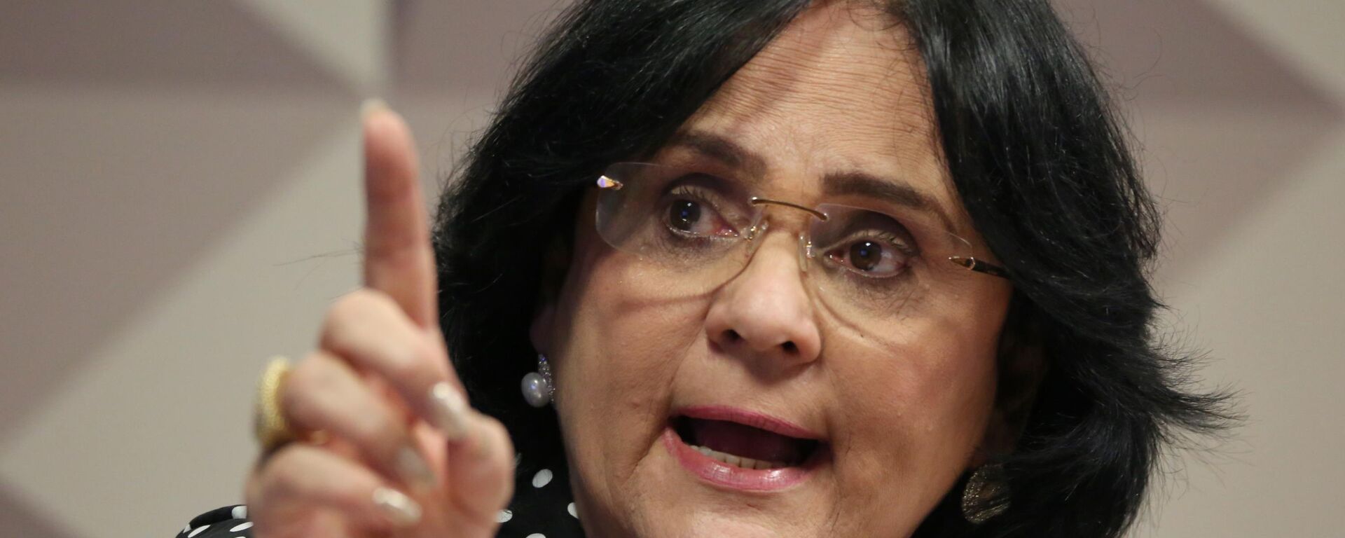 A ex-ministra da Mulher, da Família e dos Direitos Humanos, Damares Alves, presta depoimento à Comissão de Direitos Humanos e Legislação Participativa do Senado (CDH), em 28 de março de 2022 - Sputnik Brasil, 1920, 13.10.2022