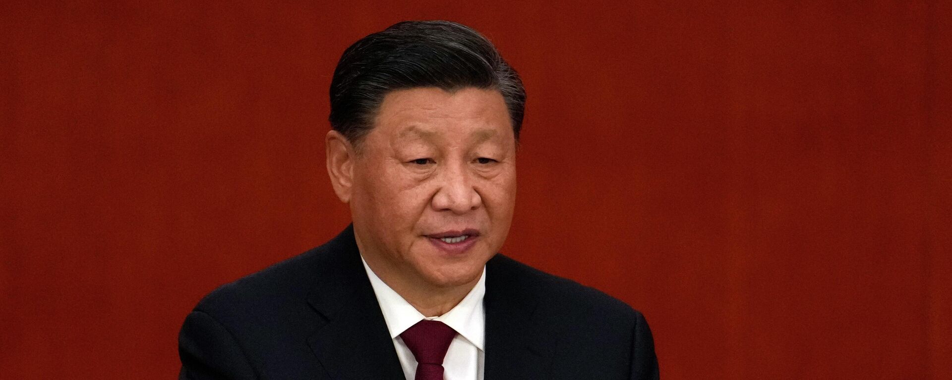 O presidente chinês Xi Jinping faz um discurso durante a cerimônia de abertura do 20º Congresso Nacional do Partido Comunista da China - Sputnik Brasil, 1920, 21.12.2022