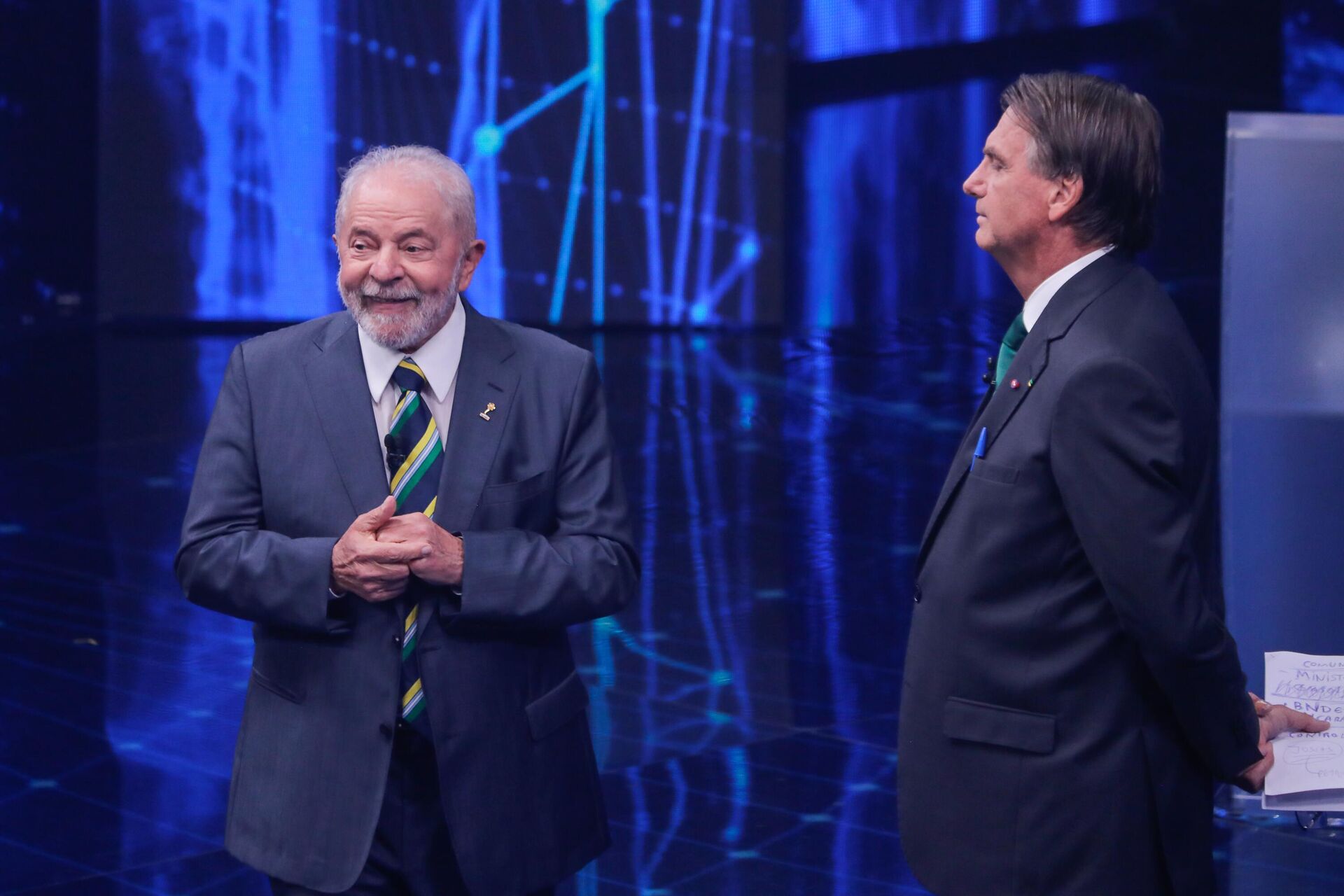 Luiz Inácio Lula da Silva (PT) e Jair Bolsonaro (PL) participam do debate presidencial promovido pela TV Bandeirantes. São Paulo, 16 de outubro de 2022 - Sputnik Brasil, 1920, 31.10.2022