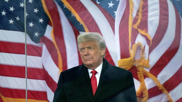 Presidente dos EUA, Donald Trump, chega para falar com apoiadores do The Ellipse perto da Casa Branca, em Washington. EUA, 6 de janeiro de 2021 - Sputnik Brasil