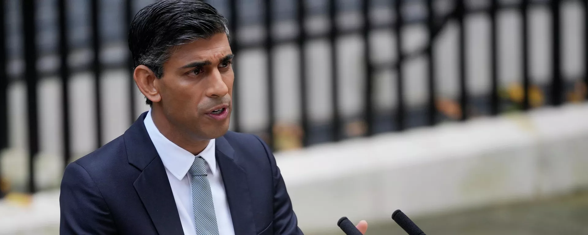 O novo primeiro-ministro britânico Rishi Sunak fala em Downing Street, em Londres, 25 de outubro de 2022 - Sputnik Brasil, 1920, 05.07.2024