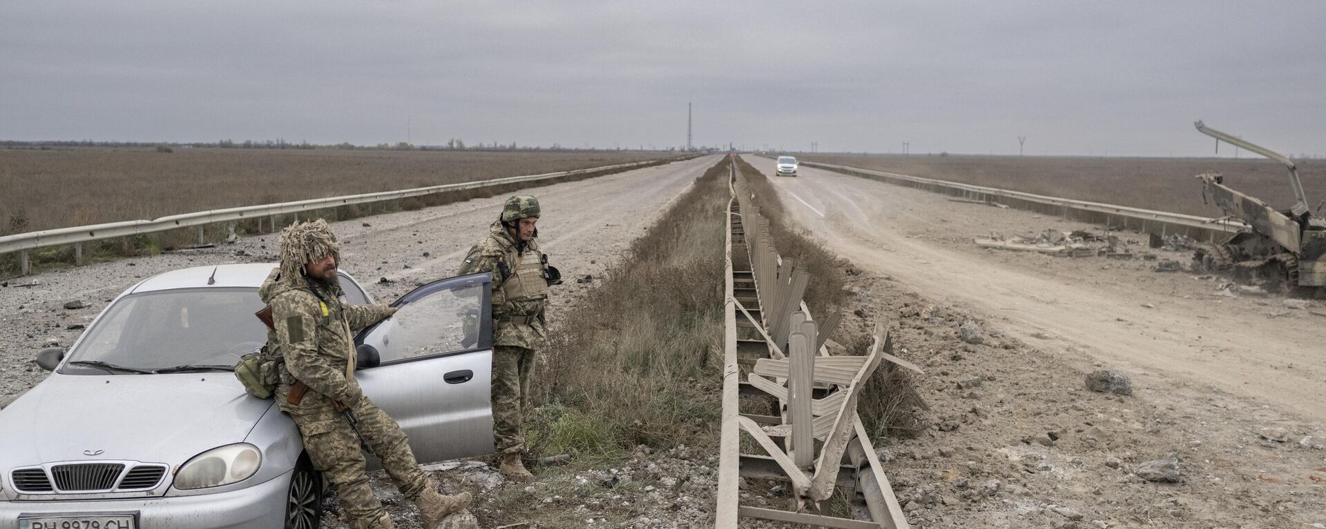 Militares ucranianos durante operação militar especial da Rússia, 13 de novembro de 2022 - Sputnik Brasil, 1920, 17.11.2022