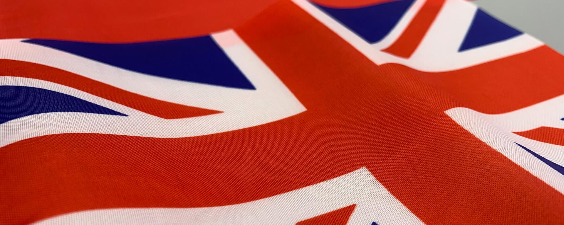 Bandeiras do Reino Unido e da China (imagem referencial) - Sputnik Brasil, 1920, 28.02.2026