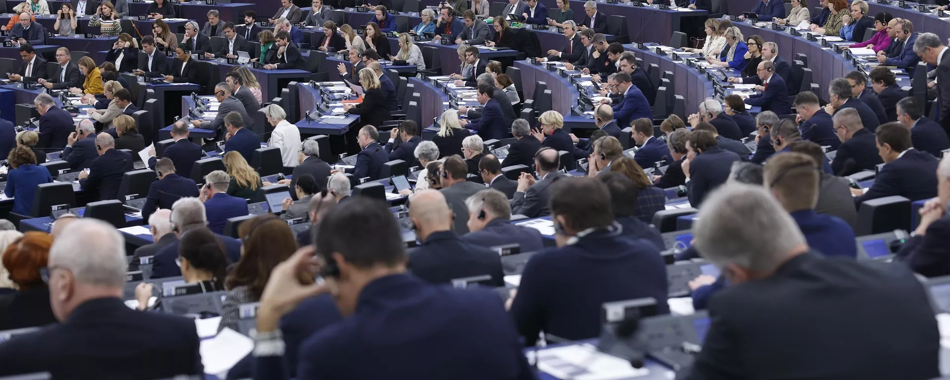 Membros do Parlamento Europeu durante cerimônia do 70º aniversário da Casa legislativa, em 22 de novembro de 2022 - Sputnik Brasil, 1920, 16.10.2024