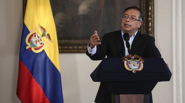 Gustavo Petro, presidente colombiano, no 100º dia de sua administração no gabinete da Casa de Nariño. Bogotá, 15 de novembro de 2022 - Sputnik Brasil