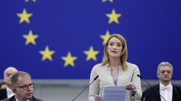 A presidente do Parlamento Europeu, Roberta Metsola, faz seu discurso durante uma cerimônia que marca o 70º aniversário do Parlamento Europeu, terça-feira, 22 de novembro de 2022 - Sputnik Brasil