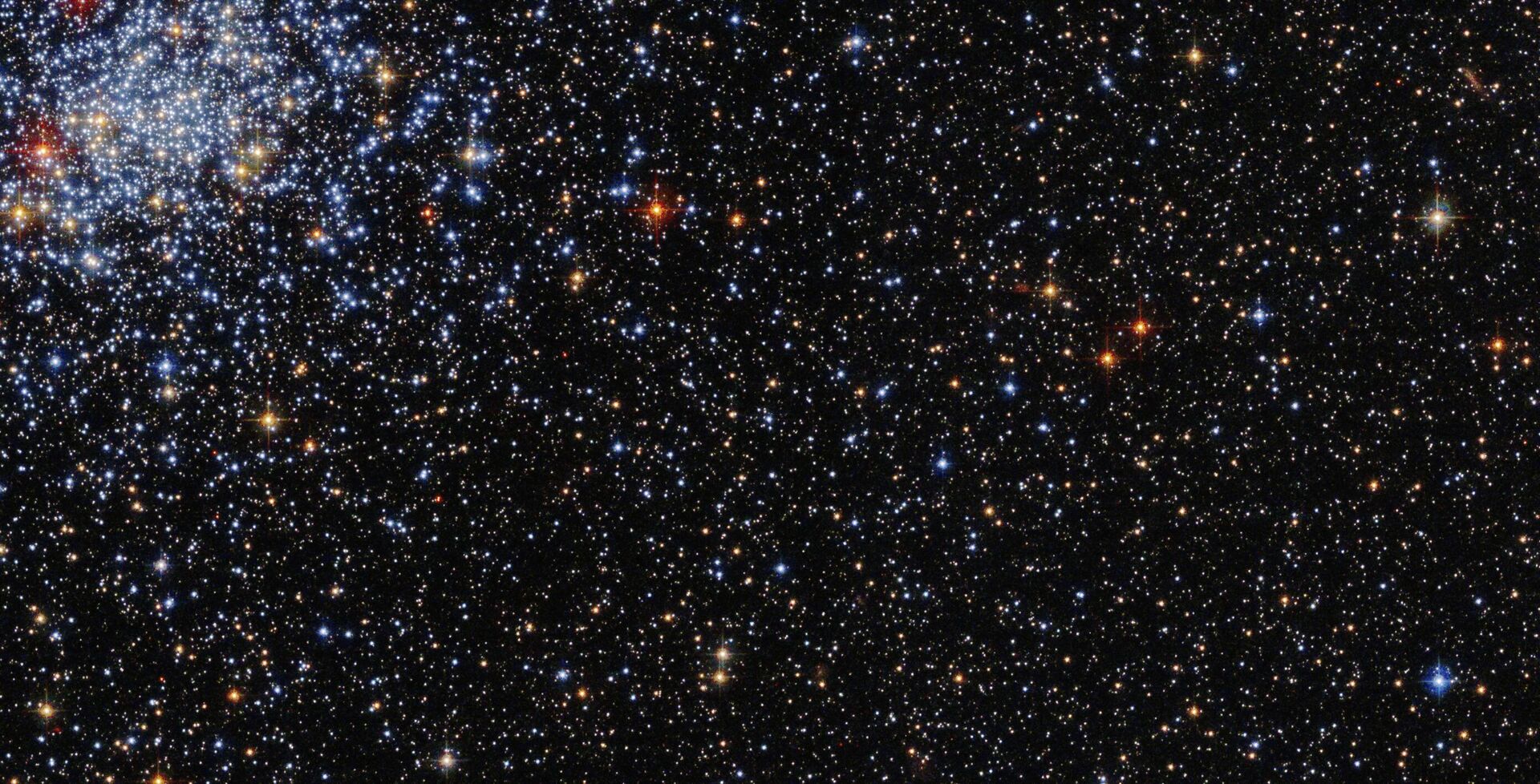 A NGC 2031 possui uma população variável de pelo menos 14 estrelas Cefeidas, que brilham e se ofuscam periodicamente  - Sputnik Brasil, 1920, 08.12.2022