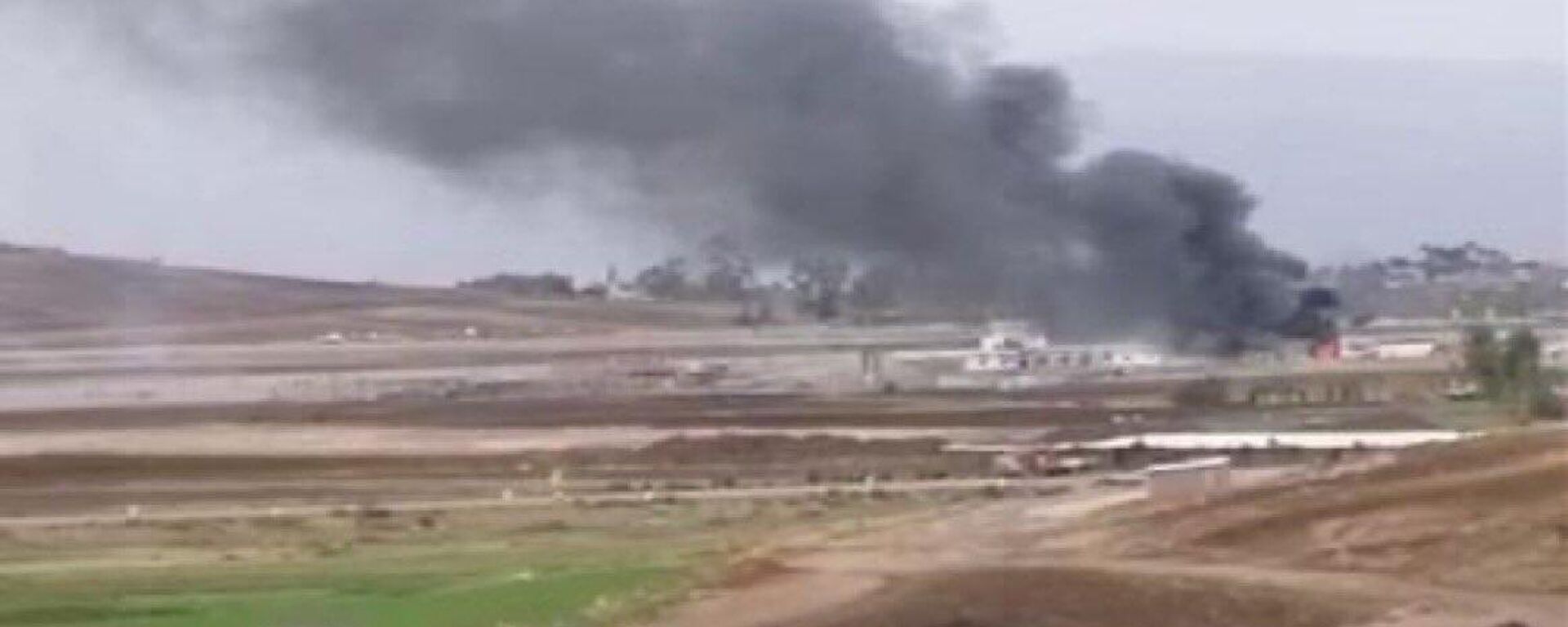 Manifestantes tomam conta do aeroporto de Andahuaylas, em Apurímac, Peru. Pelo menos 50 pessoas, entre policiais e trabalhadores, foram capturados e mantidos como reféns, no domingo 11 de dezembro de 2022 - Sputnik Brasil, 1920, 11.12.2022