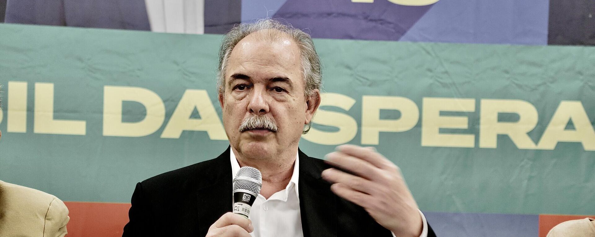 Aloizio Mercadante participa de coletiva de imprensa a jornalistas estrangeiros em São Paulo, em 27 de outubro de 2022 - Sputnik Brasil, 1920, 20.05.2024