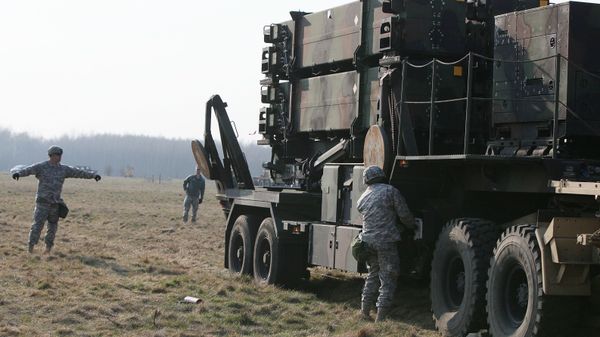 Implantação do complexo americano de mísseis antiaéreos MIM-104 Patriot na Polônia durantes exercícios - Sputnik Brasil