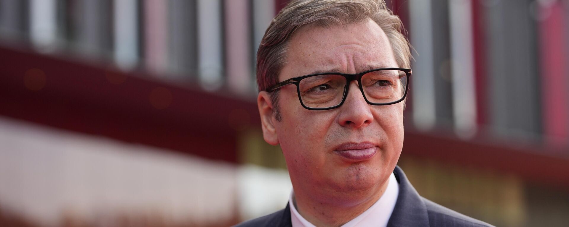 Presidente sérvio, Aleksandar Vucic, chega para a Cúpula UE-Bálcãs Ocidentais, em Tirana, Albânia, em 6 de dezembro de 2022 - Sputnik Brasil, 1920, 17.10.2025