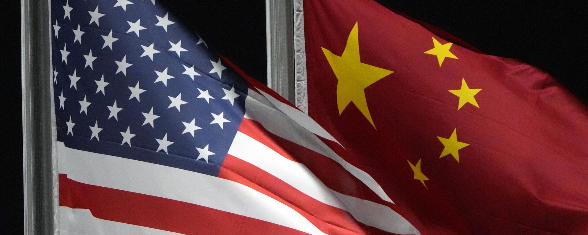 Bandeiras dos EUA e da China - Sputnik Brasil, 1920, 20.02.2023