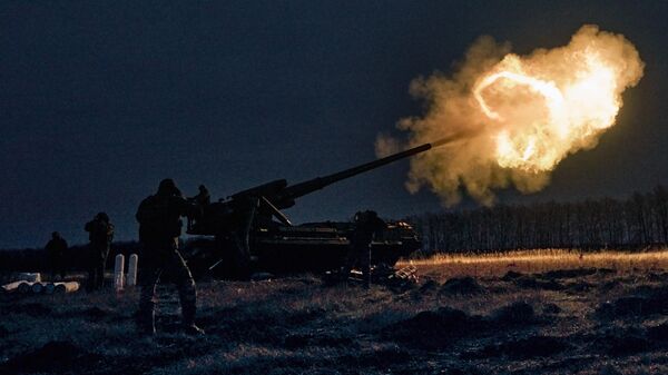 Militares ucranianos fazem disparo com canhão Pion perto de Artyomovsk (Bakhmut, em ucraniano), na região de Donetsk, em 15 de dezembro de 2022 (foto de arquivo) - Sputnik Brasil