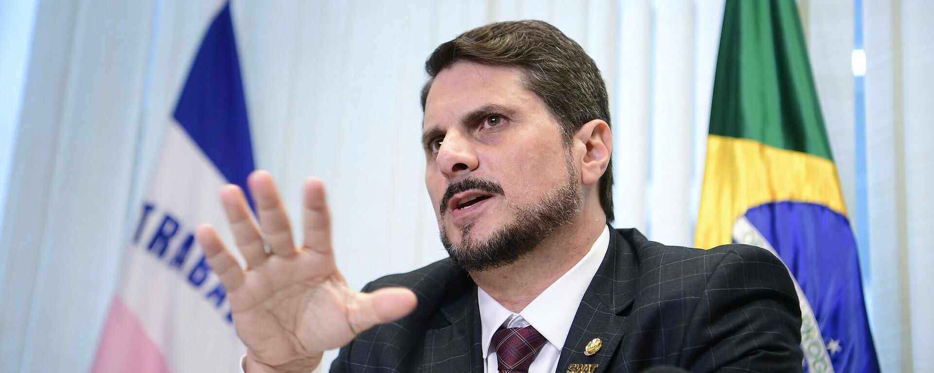 O senador Marcos do Val (Podemos-ES) participa de entrevista coletiva. Brasília (DF), 2 de fevereiro de 2023 - Sputnik Brasil, 1920, 03.02.2023