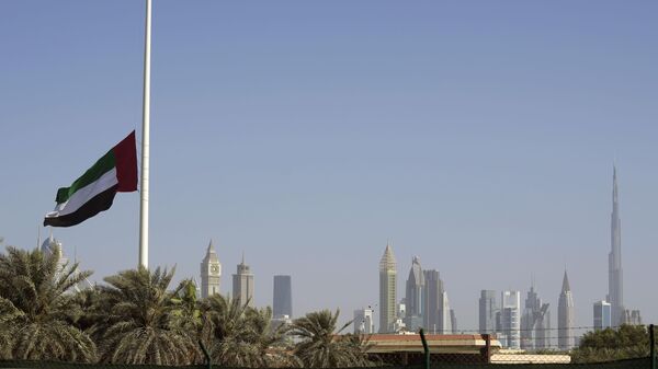 Bandeira dos Emirados Árabes Unidos em Dubai - Sputnik Brasil