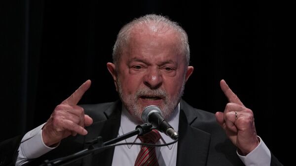 O presidente Luiz Inácio Lula da Silva (PT) durante cerimônia de posse de Aloizio Mercadante na presidência do Banco Nacional de Desenvolvimento Econômico e Social (BNDES), no Rio de Janeiro (RJ), em 6 de fevereiro de 2023 - Sputnik Brasil
