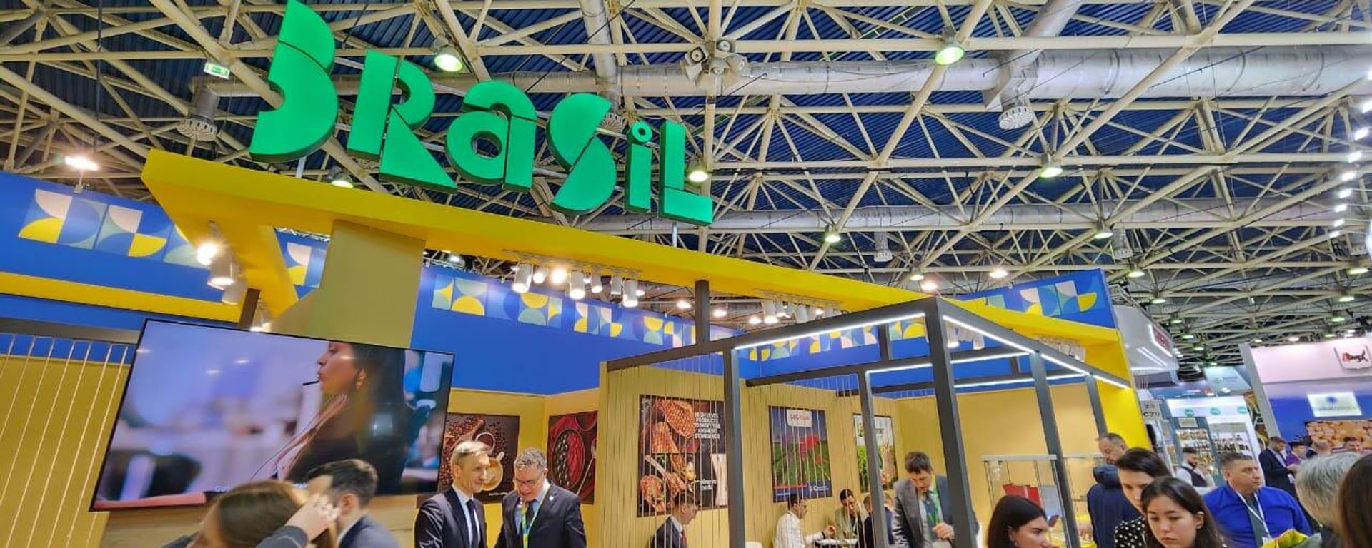 Estande do Brasil na feira de alimentos Prodexpo, realizada em Moscou, Rússia, entre 6 e 10 de fevereiro de 2023 - Sputnik Brasil, 1920, 17.07.2026