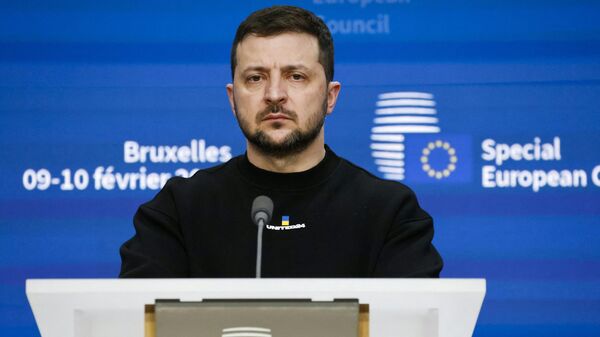 Vladimir Zelensky, presidente da Ucrânia, dá coletiva de imprensa durante cúpula da União Europeia em Bruxelas, Bélgica,  9 de fevereiro de 2023 - Sputnik Brasil