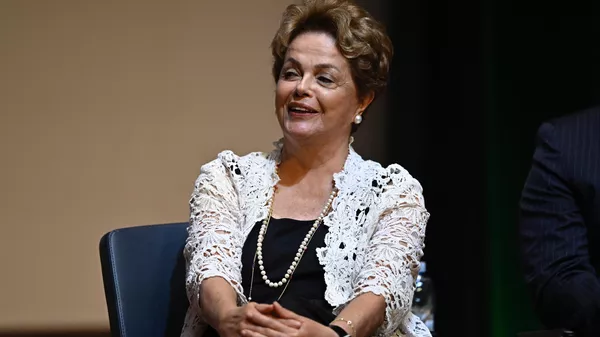 Ex-presidente brasileira Dilma Rousseff participa da cerimônia de posse de Aloizio Mercadante como presidente do Banco Nacional de Desenvolvimento Econômico e Social (BNDES) na sede do BNDES no Rio de Janeiro, Brasil, em 6 de fevereiro de 2023 - Sputnik Brasil