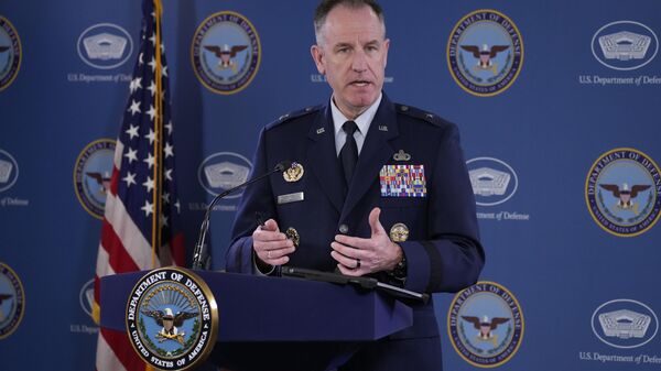 Pat Ryder, brigadeiro-general da Força Aérea dos EUA e porta-voz do Departamento de Defesa do país, fala aos repórteres no Pentágono, Washington, EUA, 10 de fevereiro de 2023 - Sputnik Brasil