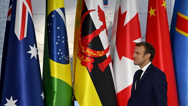 O presidente francês Emmanuel Macron chega para a Cúpula dos Líderes Mundiais do G20 em 30 de outubro de 2021 - Sputnik Brasil