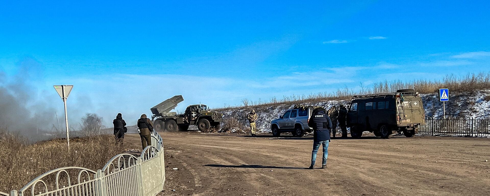 Lançador múltiplo de foguetes Grad sendo usado contra as posições russas perto de Bakhmut, região de Donetsk, 11 de janeiro de 2023 - Sputnik Brasil, 1920, 13.02.2023