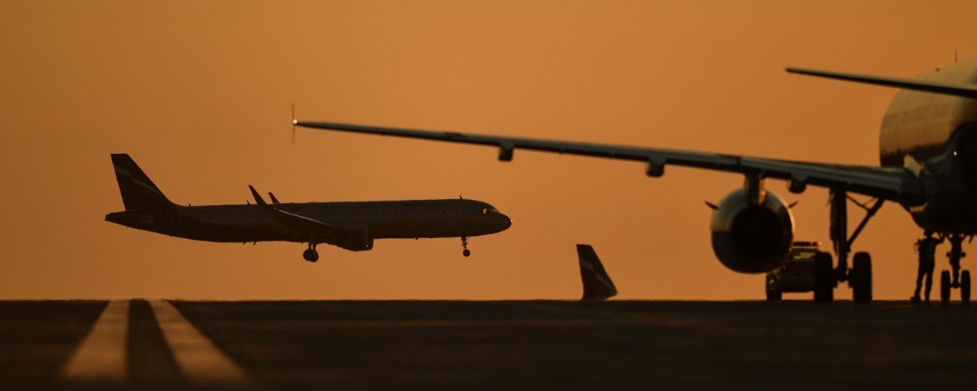 Avião de passageiros (imagem de referência) - Sputnik Brasil, 1920, 21.03.2026