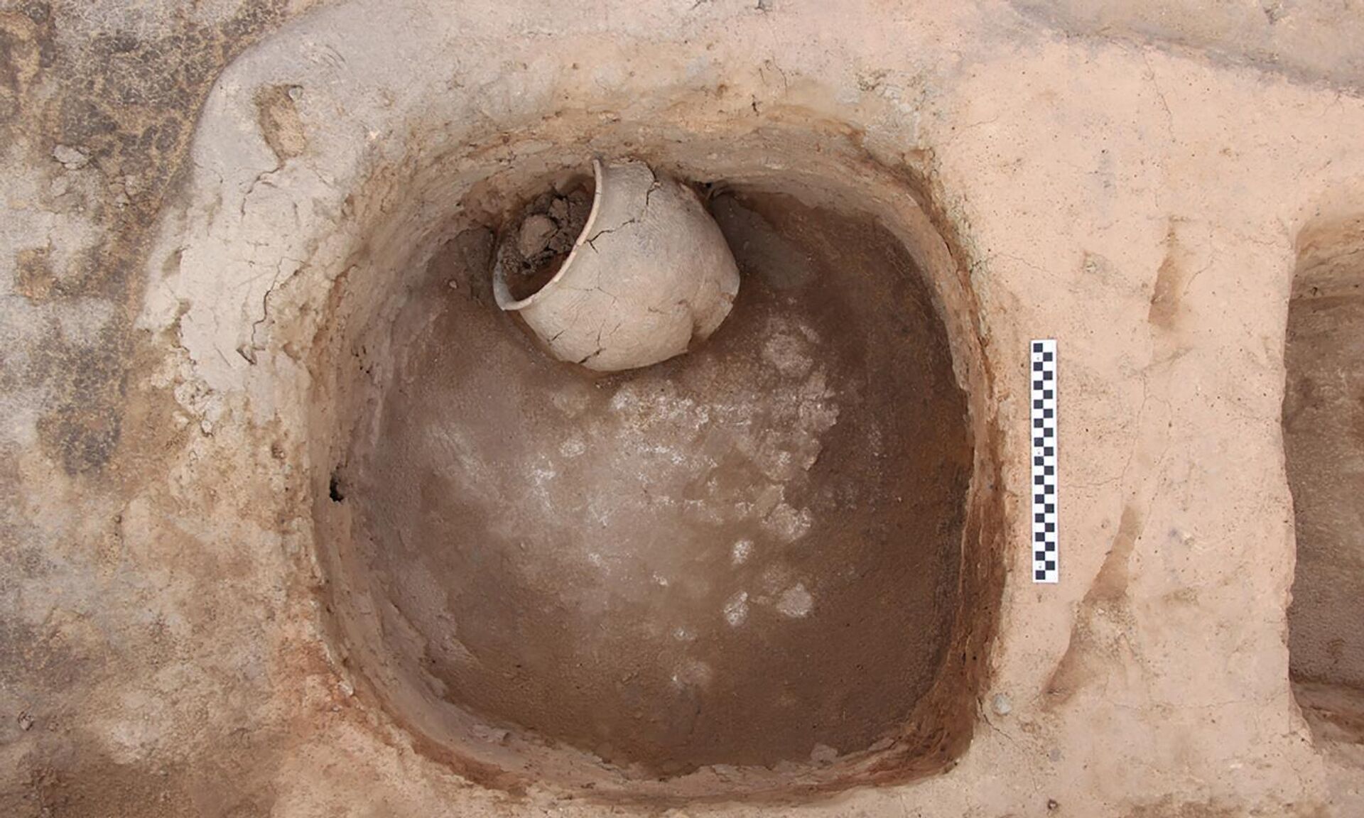 Descobertas ruínas e relíquias do Neolítico que fornecem evidência sobre cultura chinesa - Sputnik Brasil, 1920, 15.02.2023