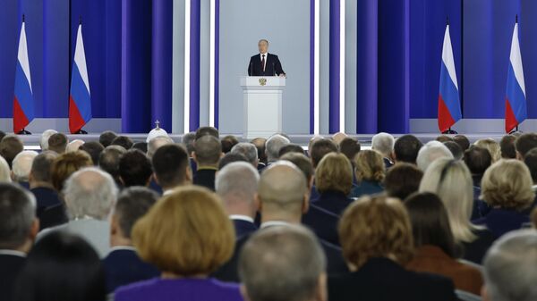 Em 21 de fevereiro, o presidente russo, Vladimir Putin, fez um discurso à Assembleia Federal russa - Sputnik Brasil