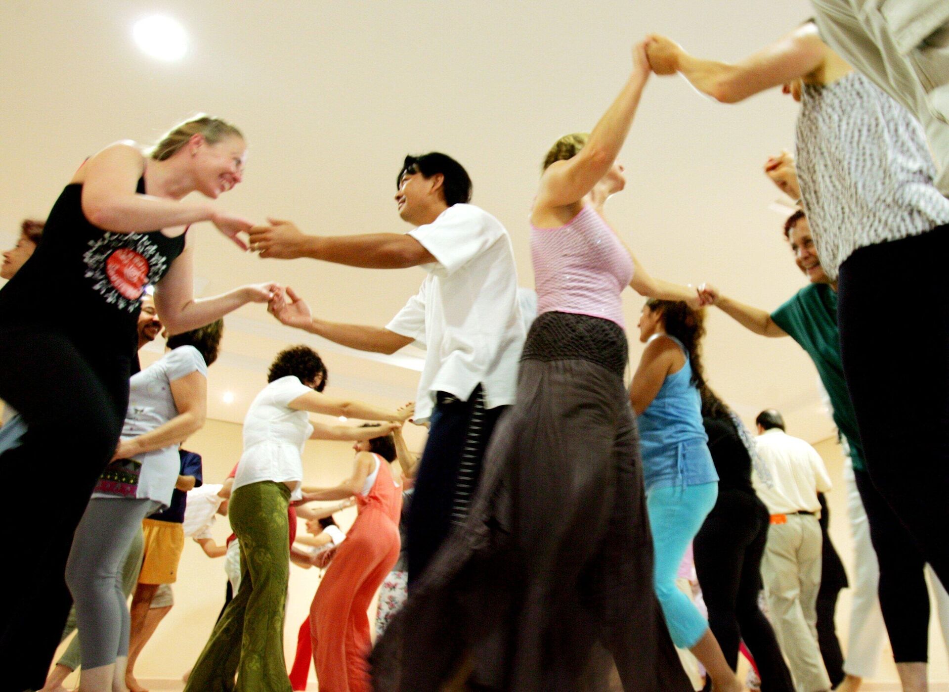 Grupo participa de sessão de biodança, método criado pelo psicólogo chileno Rolando Toro, em São Paulo (SP). São Paulo, 30 de março de 2008 - Sputnik Brasil, 1920, 27.02.2023