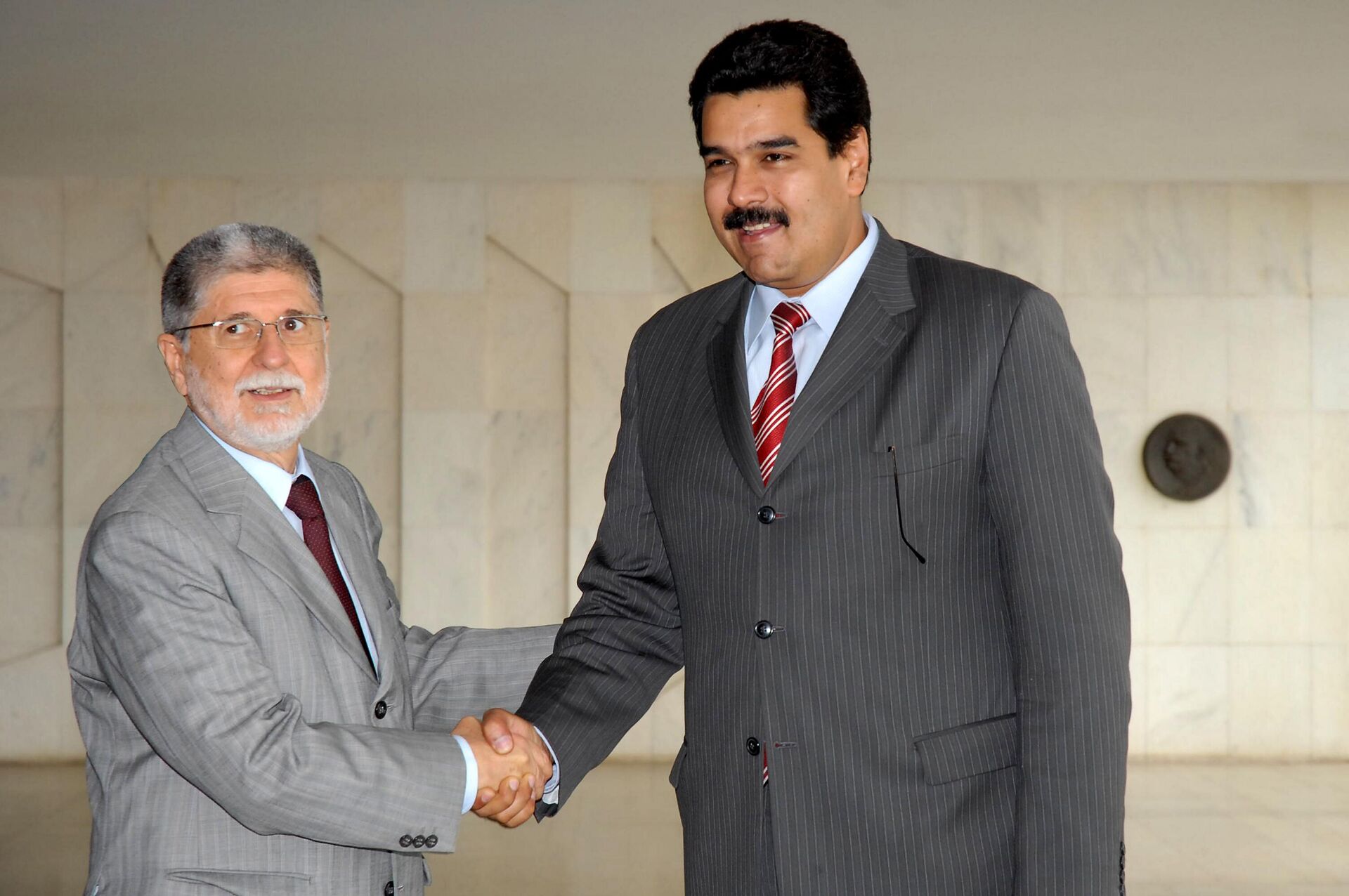 Visita do então ministro das Relações Exteriores da Venezuela, Nicolás Maduro, e o então chanceler Celso Amorim recebe Maduro em Brasília, 10 de dezmebro de 2009 - Sputnik Brasil, 1920, 09.03.2023