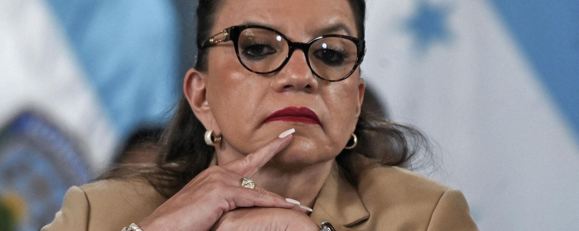 A presidente de Honduras, Xiomara Castro, gesticula durante o lançamento do Plano Integral para o Tratamento de Extorsão e Crimes Conexos na Casa Presidencial de Tegucigalpa, 22 de novembro de 2022 - Sputnik Brasil, 1920, 15.03.2023