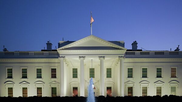 Casa Branca ao anoitecer. Washington, D.C., EUA, 8 de novembro de 2022 - Sputnik Brasil