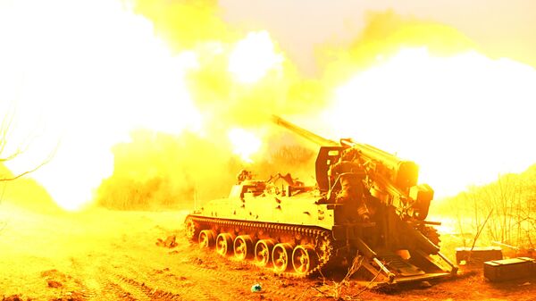 Canhão 2S5 Gyantsint-S das forças russas abre fogo na direção de Donetsk - Sputnik Brasil