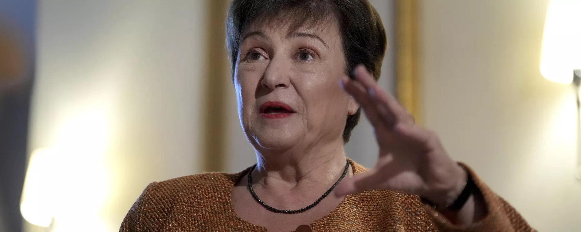 A diretora-geral do Fundo Monetário Internacional (FMI), durante entrevista à em Berlim, Alemanha, 29 de novembro de 2022 - Sputnik Brasil, 1920, 25.04.2025
