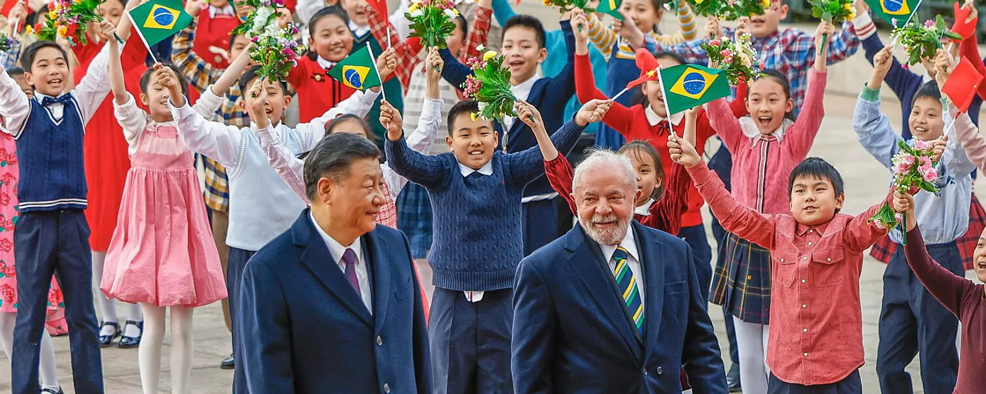 Presidentes da China, Xi Jinping, e do Brasil, Luiz Inácio Lula da Silva, durante encontro oficial no Grande Palácio do Povo, em Pequim. China, 14 de abril de 2023 - Sputnik Brasil, 1920, 15.08.2024