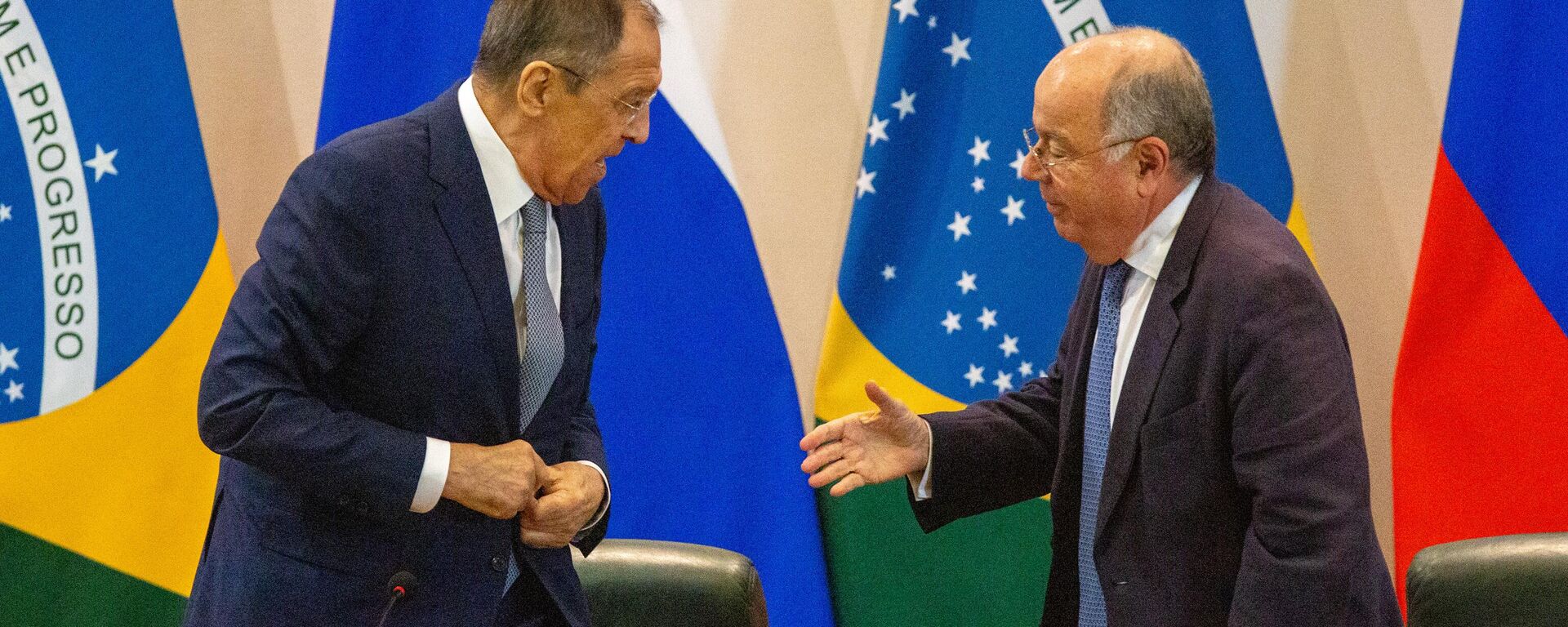 Os Ministros das Relações Exteriores do Brasil, Mauro Vieira, e da Russia, Sergei Lavrov, durante conferência de imprensa no Palácio do Itamaraty, Brasília, 17 de abril de 2023  - Sputnik Brasil, 1920, 05.12.2023