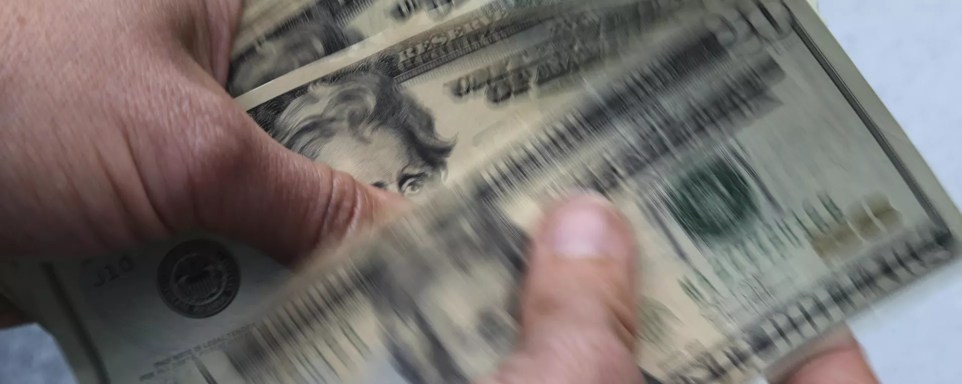 Cédulas de 20 dólares dos EUA (imagem de arquivo) - Sputnik Brasil, 1920, 19.09.2025