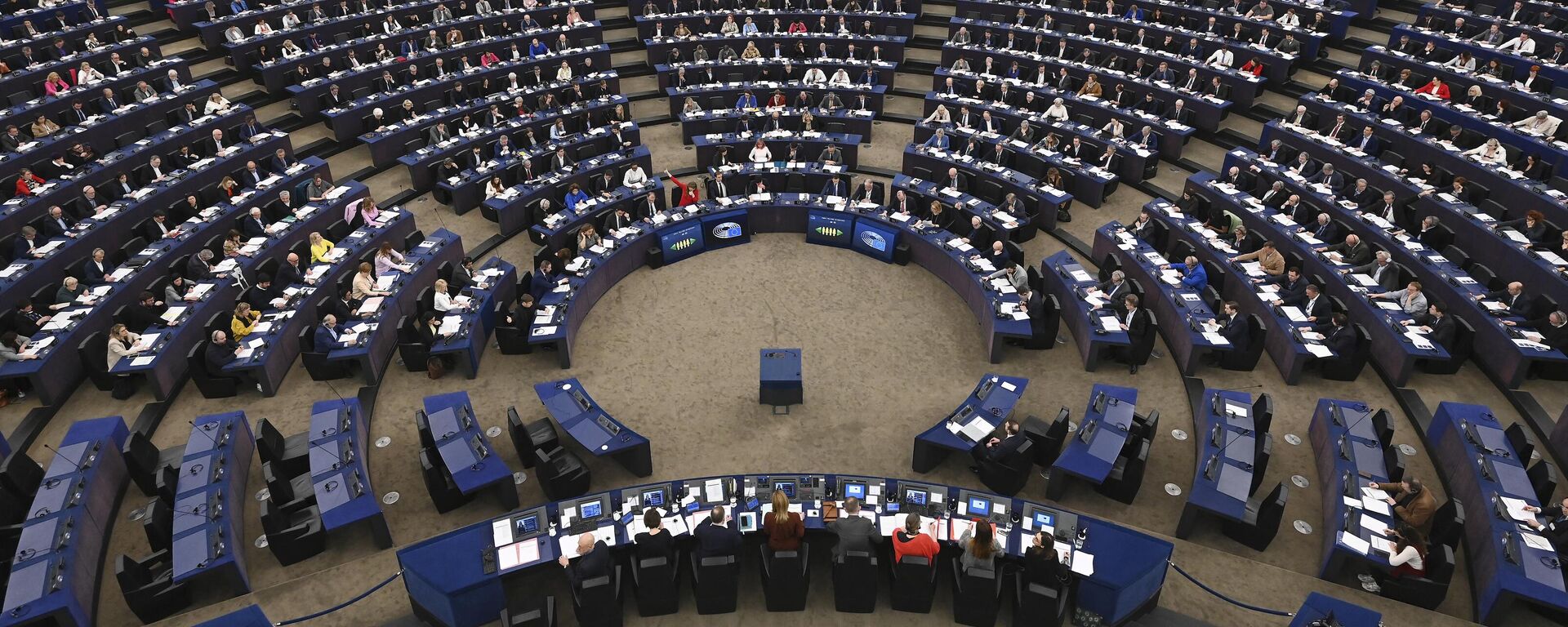 Membros do Parlamento Europeu participam de sessão de votação durante sessão plenária em Estrasburgo, leste da França, 14 de março de 2023 - Sputnik Brasil, 1920, 24.04.2023
