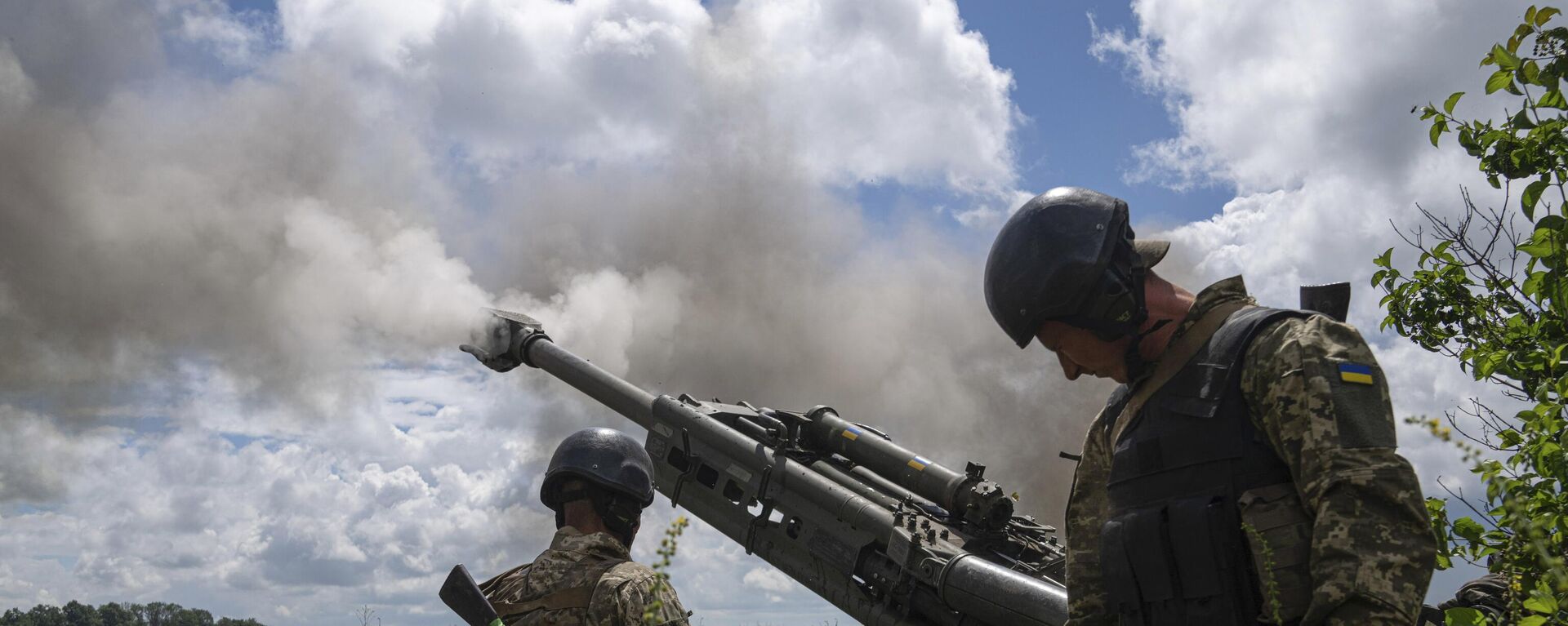 Militares ucranianos disparam contra posições russas de um obuseiro M777 fornecido pelos EUA na região de Carcóvia, Ucrânia, 14 de julho de 2022 - Sputnik Brasil, 1920, 18.05.2024