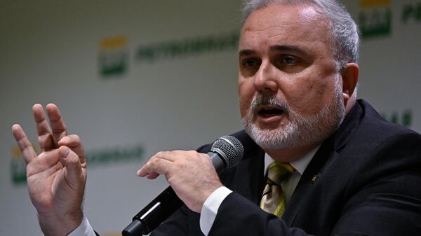 O presidente da empresa brasileira de energia Petrobras, Jean Paul Prates, fala durante coletiva de imprensa na sede da Petrobras no Rio de Janeiro, Brasil, em 2 de março de 2023 - Sputnik Brasil