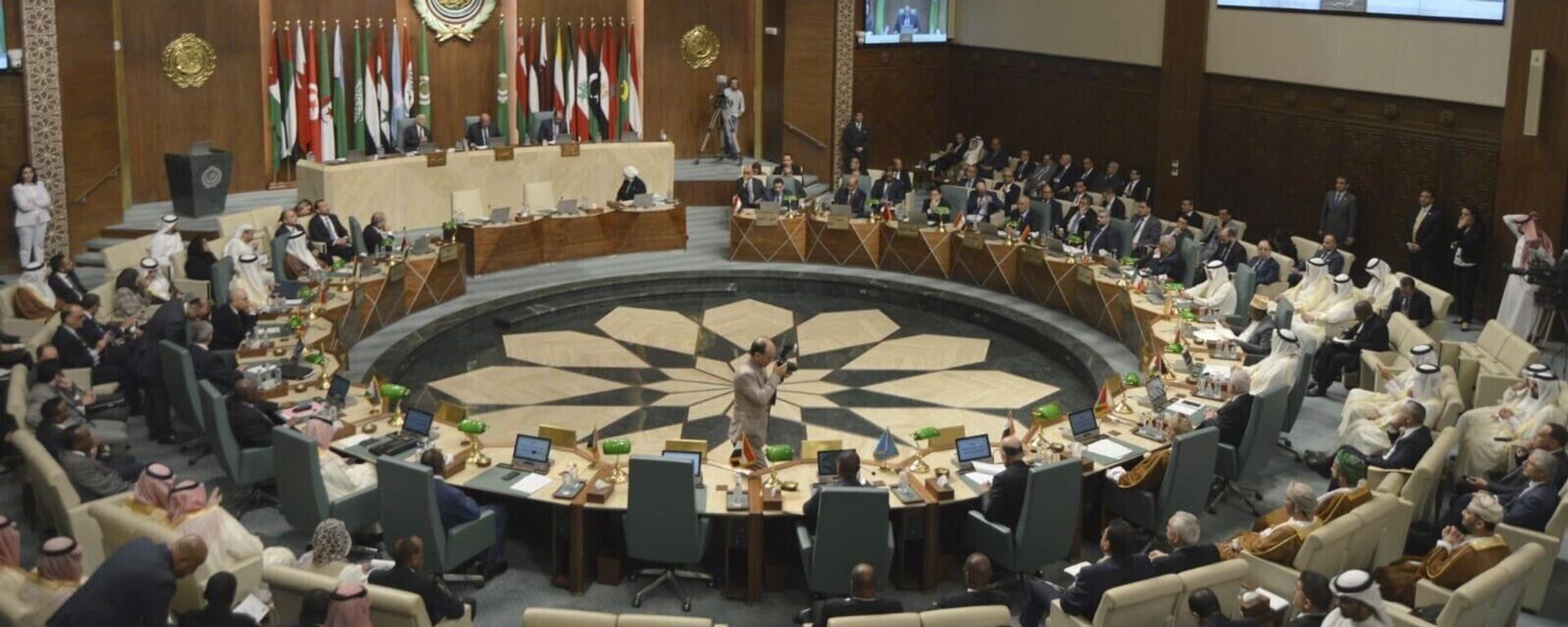 Delegados e ministros das Relações Exteriores dos Estados-membros se reúnem na sede da Liga Árabe no Cairo, Egito, 7 de maio de 2023 - Sputnik Brasil, 1920, 08.05.2023