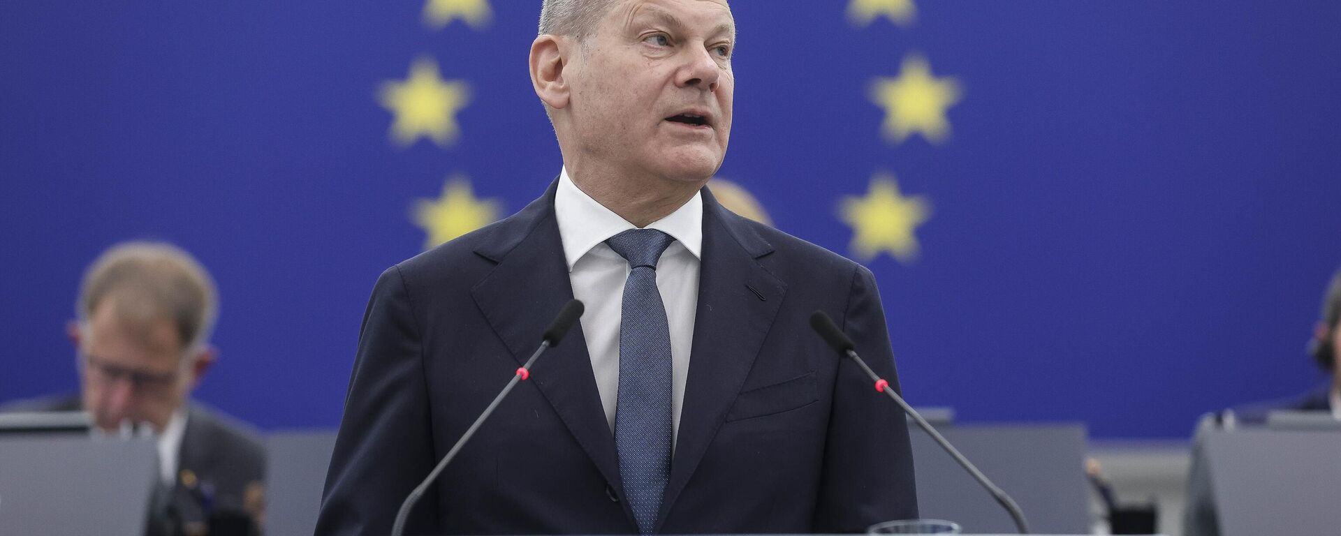 Olaf Scholz, chanceler da Alemanha, dá discurso durante debate sobre a Europa no Parlamento Europeu em Estrasburgo, França, 9 de maio de 2023 - Sputnik Brasil, 1920, 09.05.2023