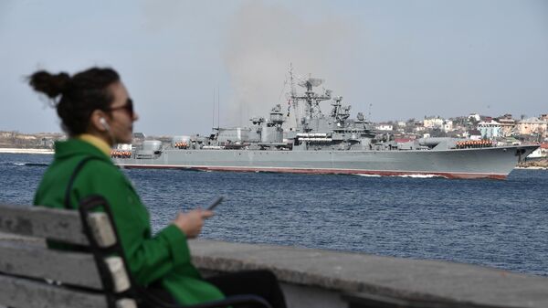 Navio de guerra na baía de Sevastopol, Crimeia. - Sputnik Brasil